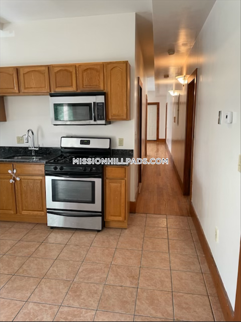 10 Westminster Ave Unit 2, Boston, MA 02119