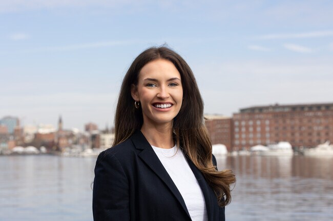 Agent Photo