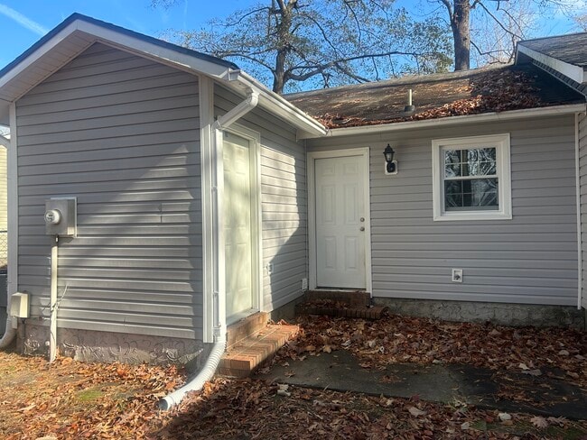 403 Cedar Creek Dr, Jacksonville, NC 28540 - photo 3