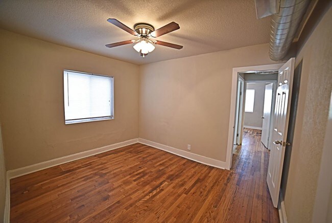 4025 Harrison Street, Kansas City, MO 64110 - photo 6