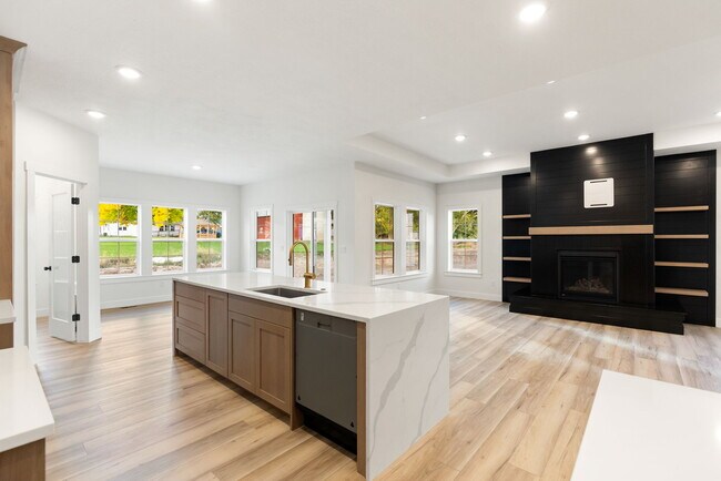 16-web-or-mls-2452-n-740 copy.jpg