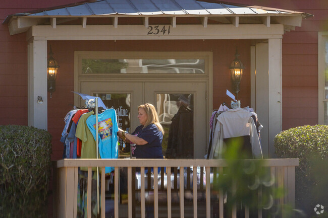 Residents can shop at the boutiques in Lake Park.