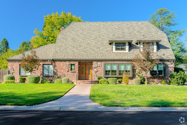 Larger lots are mostly on the west side of North West Elk Grove.