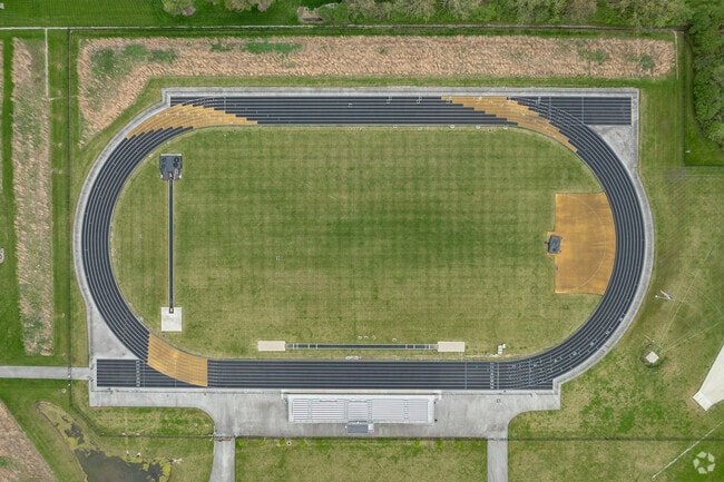 Perrysburg High School encourages its students to participate in sports & activities.