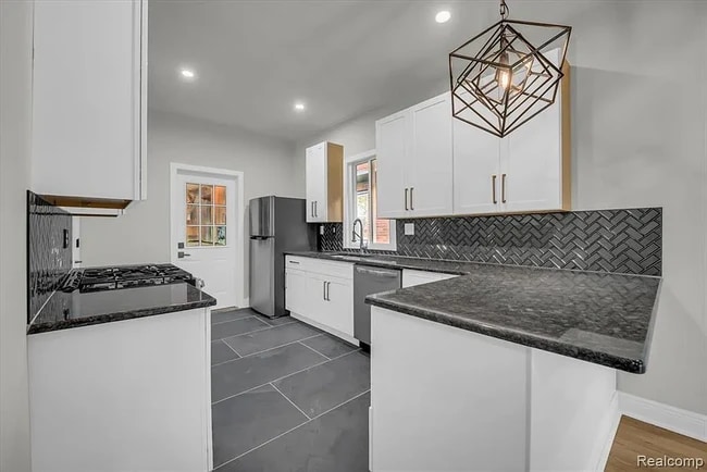 1502 Virginia Park St unit First Floor, Detroit, MI 48206 - photo 5