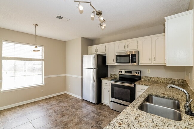 6883 Lagrange Cir N, Cordova, TN 38018 - photo 6