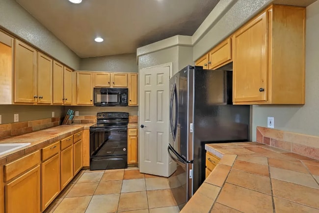 2598 Rainbow Ave N, Lake Havasu City, AZ 86403 - photo 6