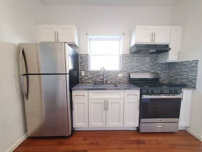 201 Garfield Ave unit 1, Jersey City, NJ 07305 - photo 2
