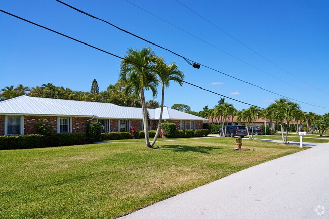 Most residential streets in North River Shores have no sidewalks, making lots look larger.