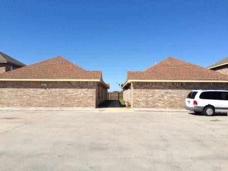 1307 N Sal St unit 2, Edinburg, TX 78541 - photo 1
