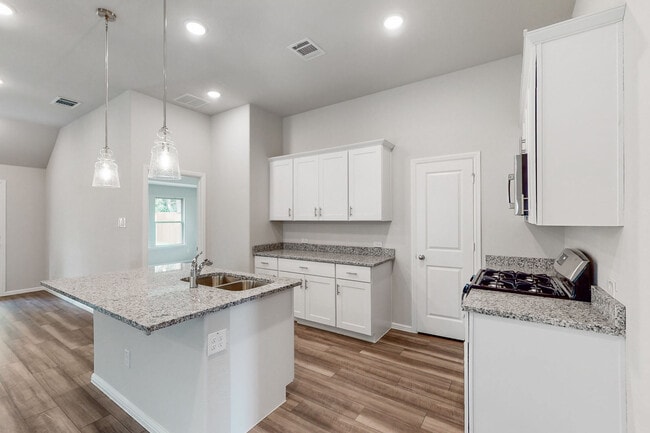 1048 Tarryhill Dr unit 36473667, Crowley, TX 76036 - photo 4