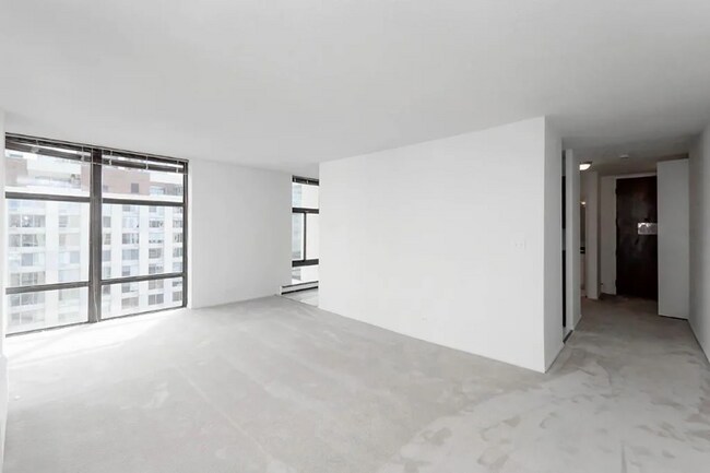 1200 N Stone St, Chicago, IL 60610 - photo 2