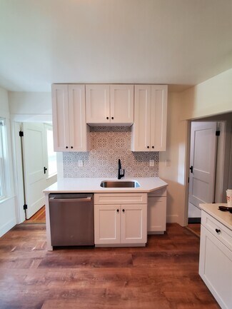 25 Oak St, Milton, MA 02186