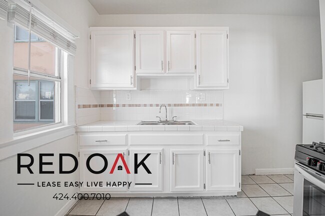 1056 Normandie Ave unit 203, Los Angeles, CA 90006 - photo 4