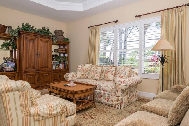 8978 Mustang Island Cir unit ID1049684P, Naples, FL 34113 - photo 2