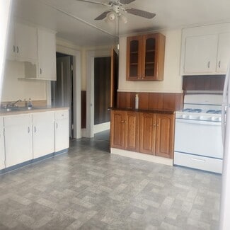 21 Lincoln St Unit 2, Spencer, MA 01562