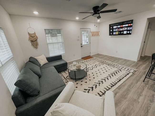 3729-3727 N 24th St unit ID1352452P, Waco, TX 76708 - photo 3