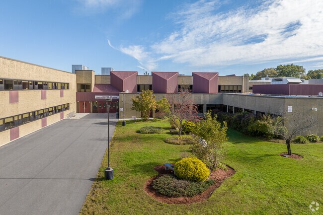 Chelmsford High School boasts an A rating and better-than-average student teacher ratios.