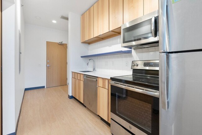 State Street Riverfront, Cedar Falls, IA 50613 - photo 2