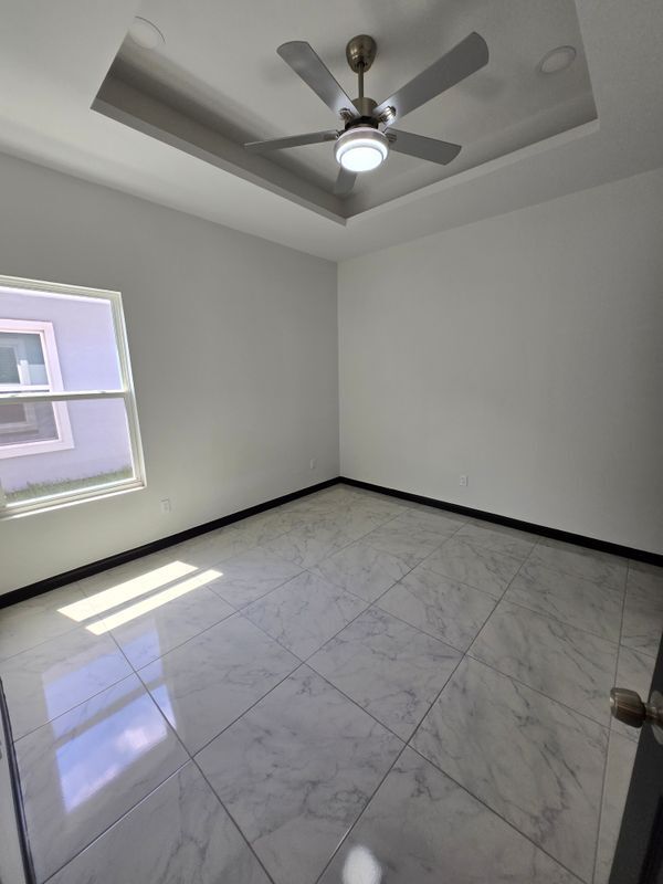 1024 N Blair Ave, Edinburg, TX 78541 - photo 5