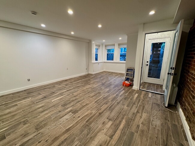 215 5th St SE unit 1, Washington, DC 20003 - photo 5