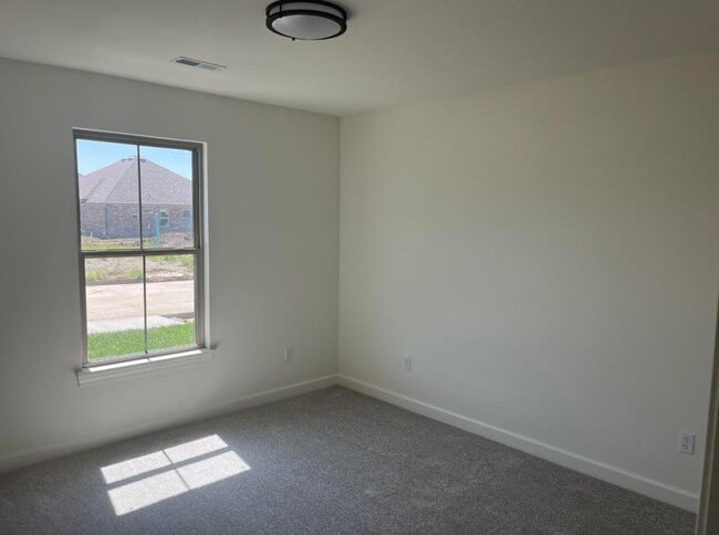 1901 Wes Milligan Ln, Columbia, MO 65201 - photo 6