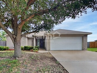 1039 Winepress Rd, Burleson, TX 76028