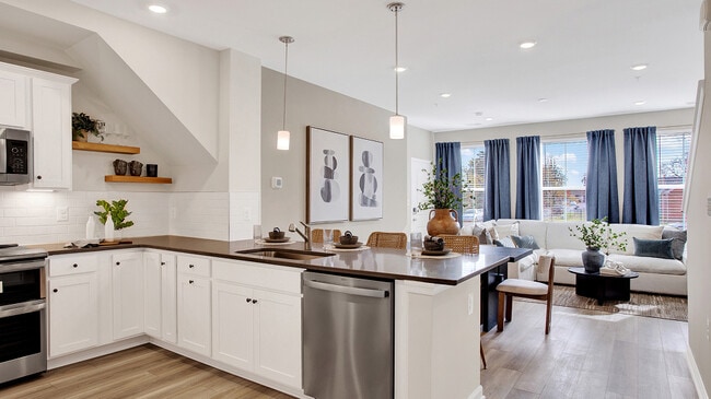 9664 Swallowtail Ln, Manassas, VA 20110 - photo 3