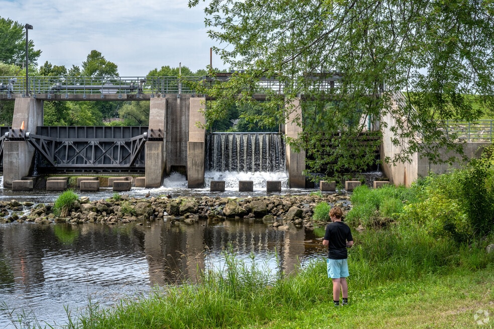 Bloomer_1028344_STW_082725_FINAL