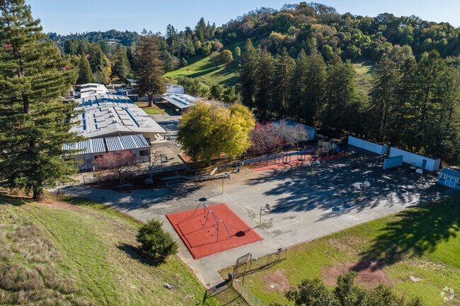 Sleepy Hollow Elementary School is in Contra Costa County.
