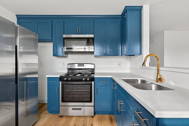 921 Alamitos Ave unit 8, Long Beach, CA 90813 - photo 6