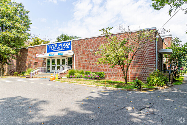 River Plaza Elementary School