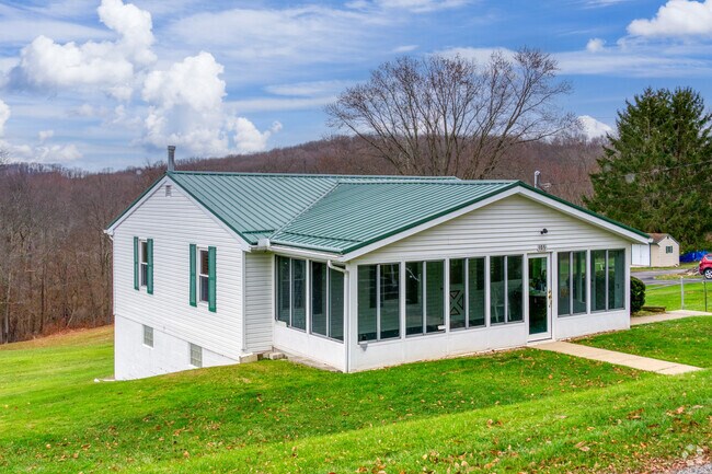 Creative eclectic homes are also part of the community in Hanover Township PA.