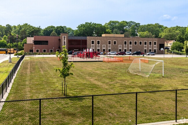 Welborn Elementary School serves Quindaro Bluffs and the surrounding neighborhoods.