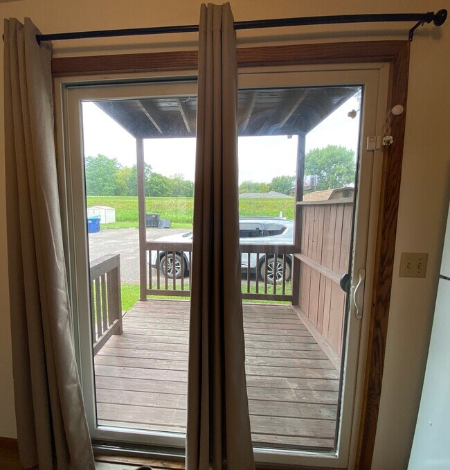 521 Kerry Dr unit 101, Winona, MN 55987 - photo 4