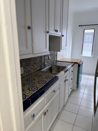 232 N Clark Dr, Beverly Hills, CA 90211