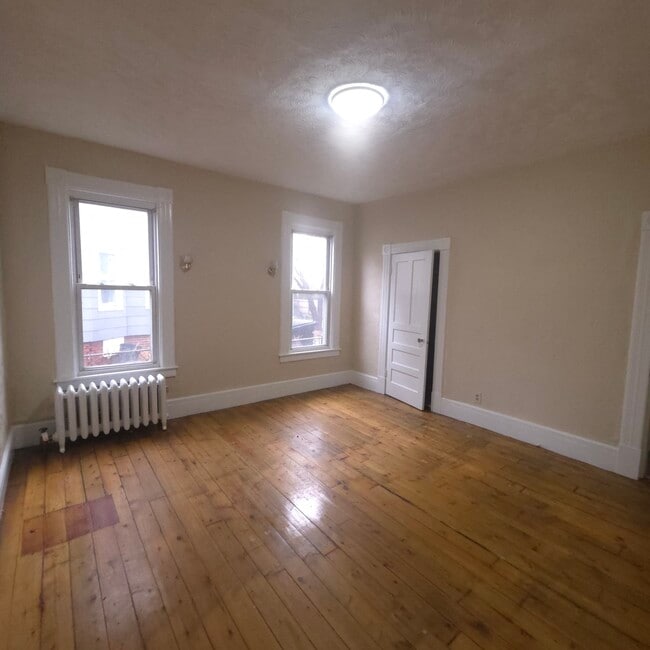 121 Northampton Ave, Springfield, MA 01109 - photo 7