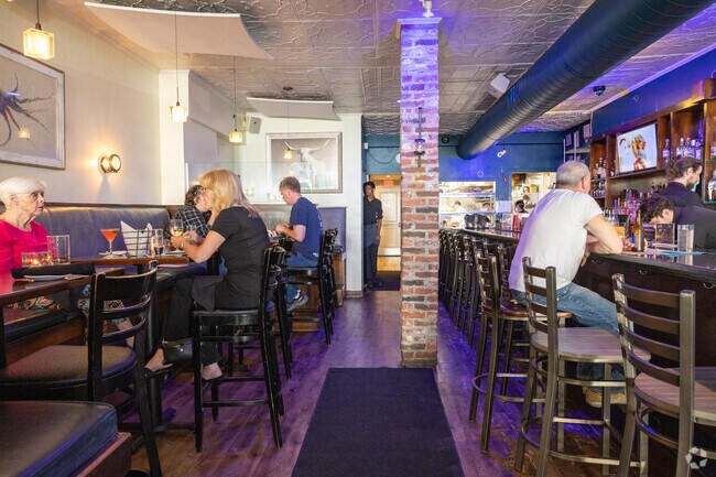 Grab a tasty dinner from the friendly folks at The Blue Ox in Downtown Lynn.
