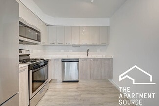 7621 N Sheridan Rd Unit 1F, Chicago, IL 60626