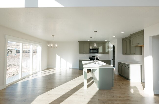 2871 N Purpletop Ln, Saratoga Springs, UT 84045 - photo 3