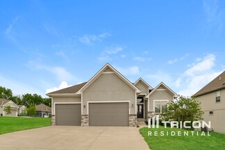 19301 W 201st St, Spring Hill, KS 66083
