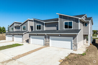 184 NW 25th Ct, Grimes, IA 50111