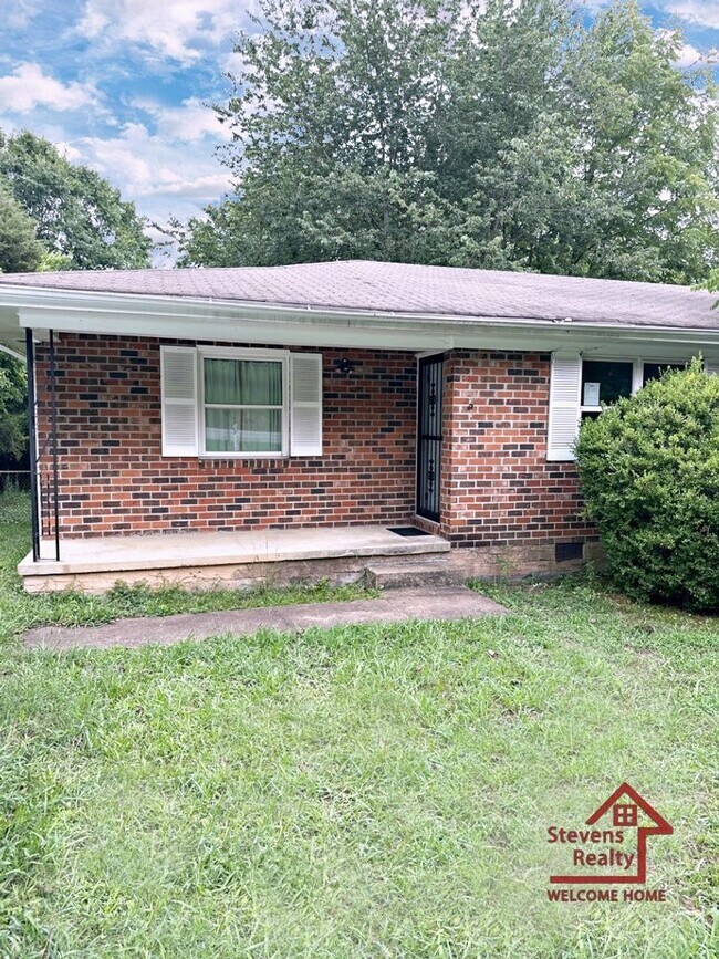 1231 Helena Dr, Chattanooga, TN 37343