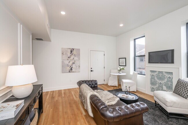 1706 Lang St unit 3, Cincinnati, OH 45202 - photo 5