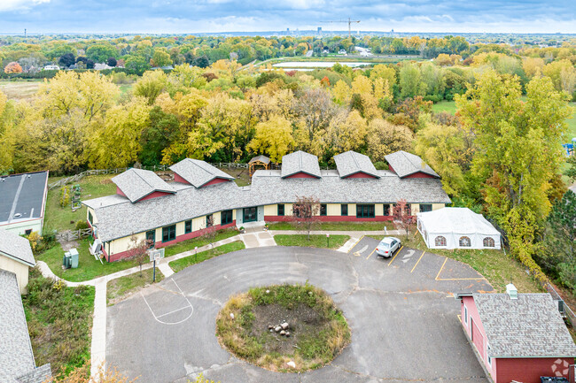 There are more than 900 Waldorf Schools internationally.