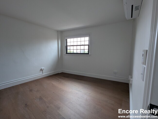 1200 Massachusetts Ave unit 8 DFT URNKV, Cambridge, MA 02138 - photo 7