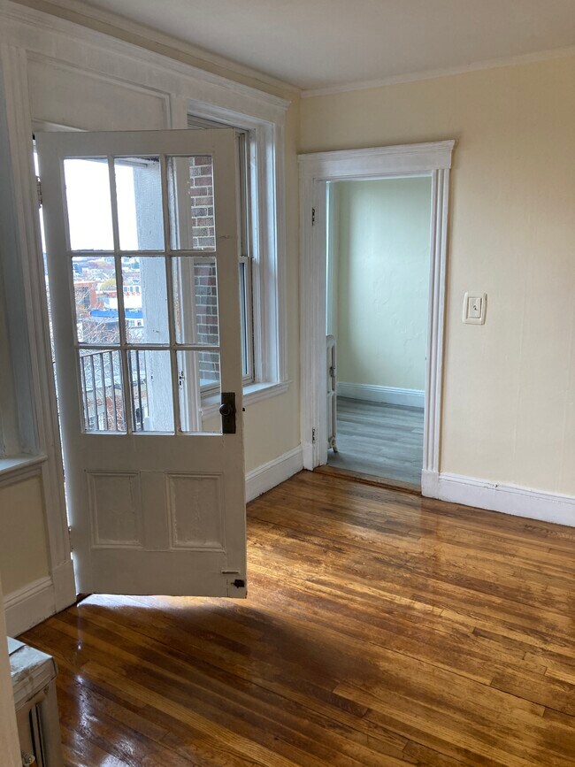 28 Quint Ave unit 8, Allston, MA 02134 - photo 5