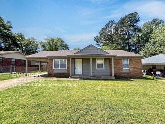 1403 Moss Point Dr, Southaven, MS 38671