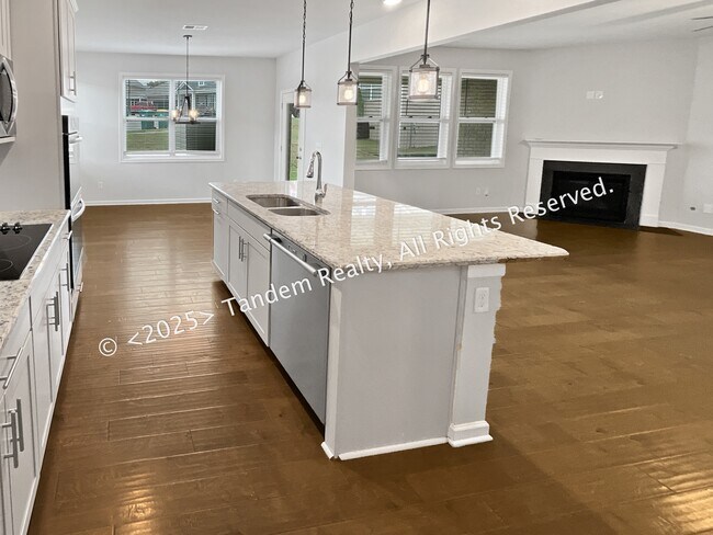 8020 Forest Hills Dr, Spring Hill, TN 37174 - photo 7