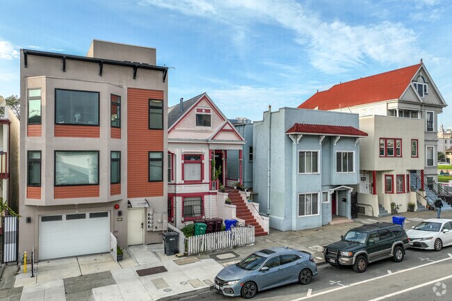 On the east side of Chinatown you find Victorian or Craftsman houses.